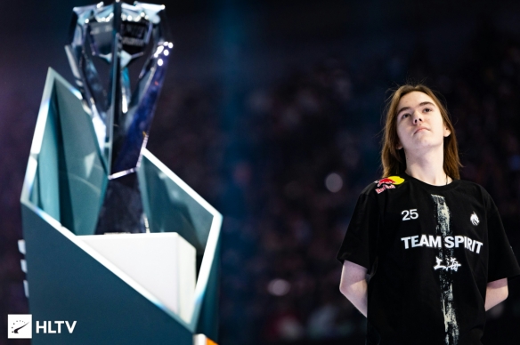 JDG俱乐部：恭喜辅助选手Missing解锁LPL生涯4500次助攻成就！