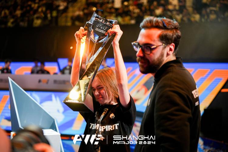 FPX官宣：中单选手Doinb离队